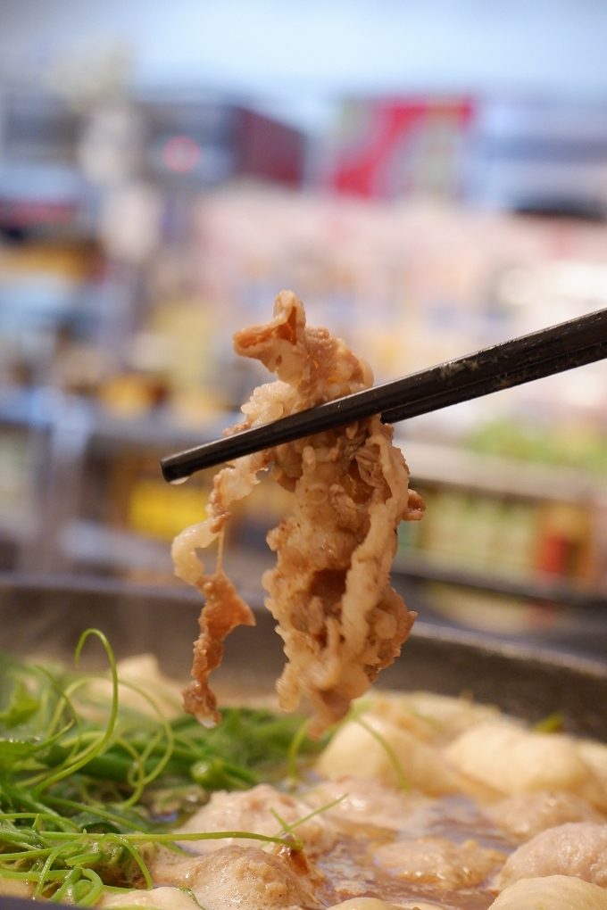 【台中南區石頭火鍋推薦】食藝石頭火鍋-工學店  湯頭始終是食藝石頭火鍋最令人百嚐不厭的經典！ @貝大小姐的多元心宇宙
