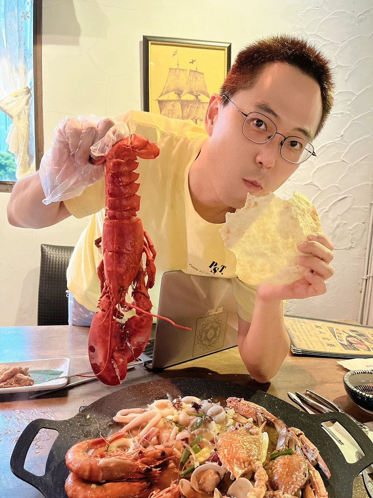 【台北小巨蛋 美食推薦】帆船異國手抓海鮮 打卡拍照時會讓每個朋友在FB和IG上不斷詢問你在哪裡！ @貝大小姐的多元心宇宙