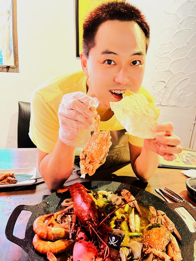 【台北小巨蛋 美食推薦】帆船異國手抓海鮮 打卡拍照時會讓每個朋友在FB和IG上不斷詢問你在哪裡！ @貝大小姐的多元心宇宙