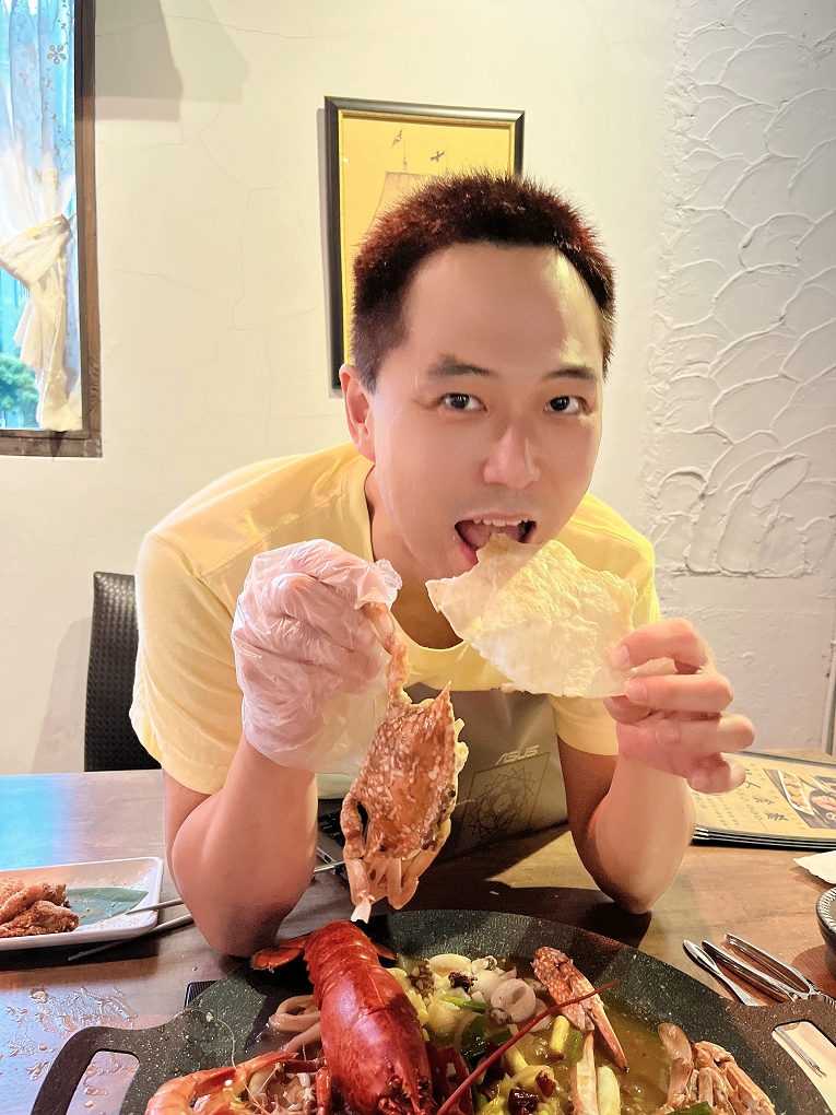 【台北小巨蛋 美食推薦】帆船異國手抓海鮮 打卡拍照時會讓每個朋友在FB和IG上不斷詢問你在哪裡！ @貝大小姐的多元心宇宙