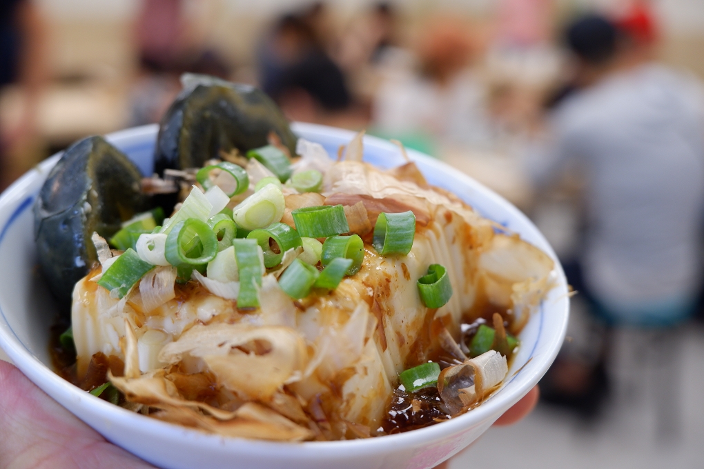 【永和牛肉麵】牛香原汁牛肉麵 到了用餐的時間，就成了附近居民排隊的地標！ @貝大小姐的多元心宇宙