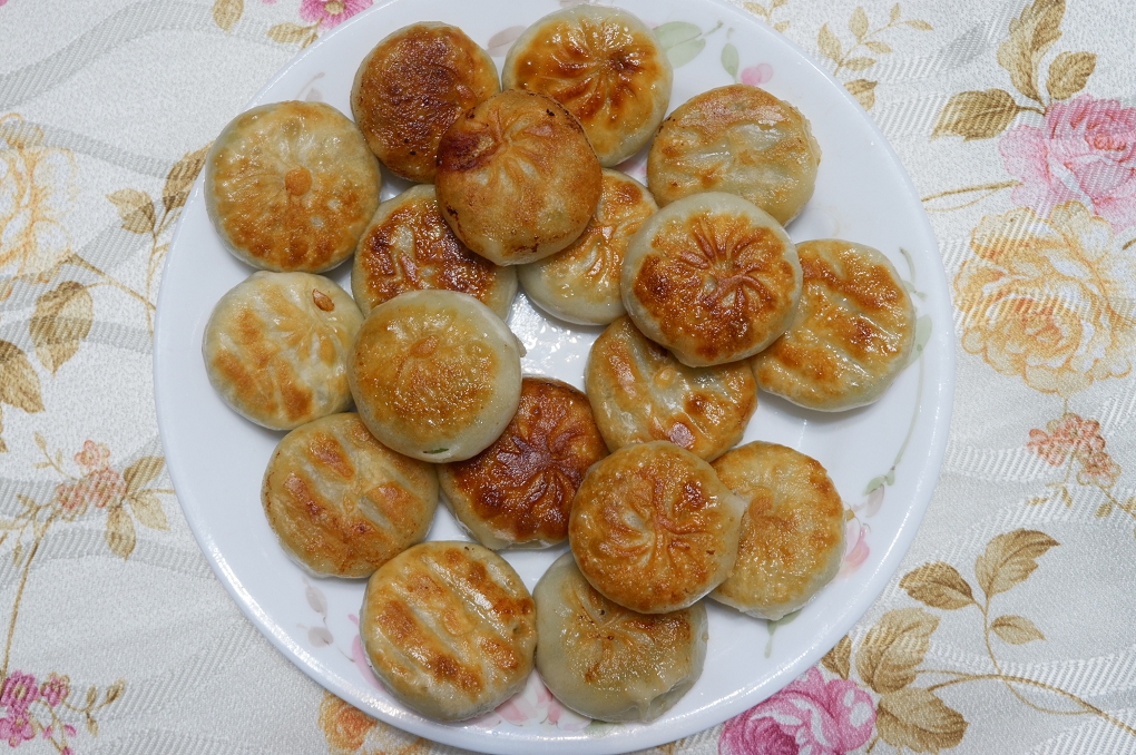 【網購美食推薦】蔥媽媽 香菜水餃 X 香蔥豬肉餡餅 X 九層塔蔥抓餅 維護心愛家人與孩子的健康，就給他們風味絕佳的蔥媽媽！ @貝大小姐的多元心宇宙