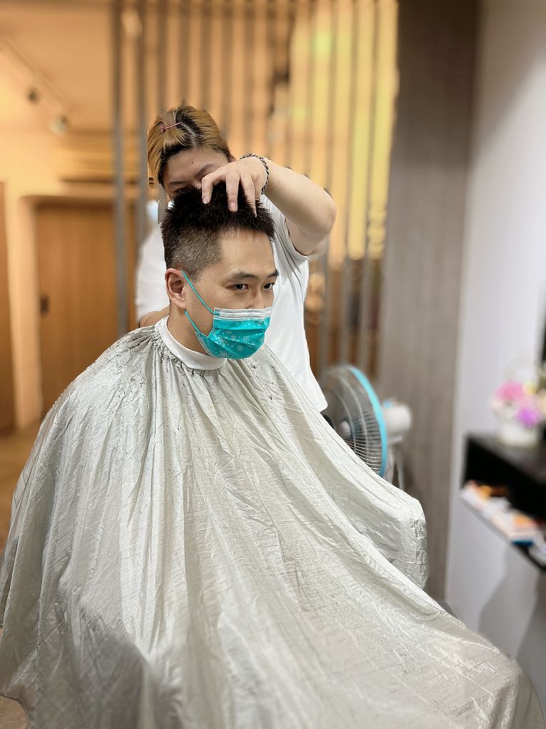 【新莊染髮推薦】新莊E HAIR 美髮 讓美學與色彩學在你的髮上完全的展現！ @貝大小姐的多元心宇宙