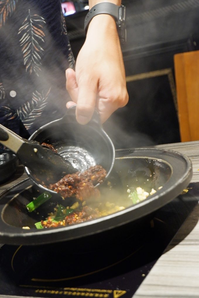 【火鍋第一品牌】火鍋迷必吃名店 狂一鍋新莊復興店 來新莊插旗了！ @貝大小姐的多元心宇宙