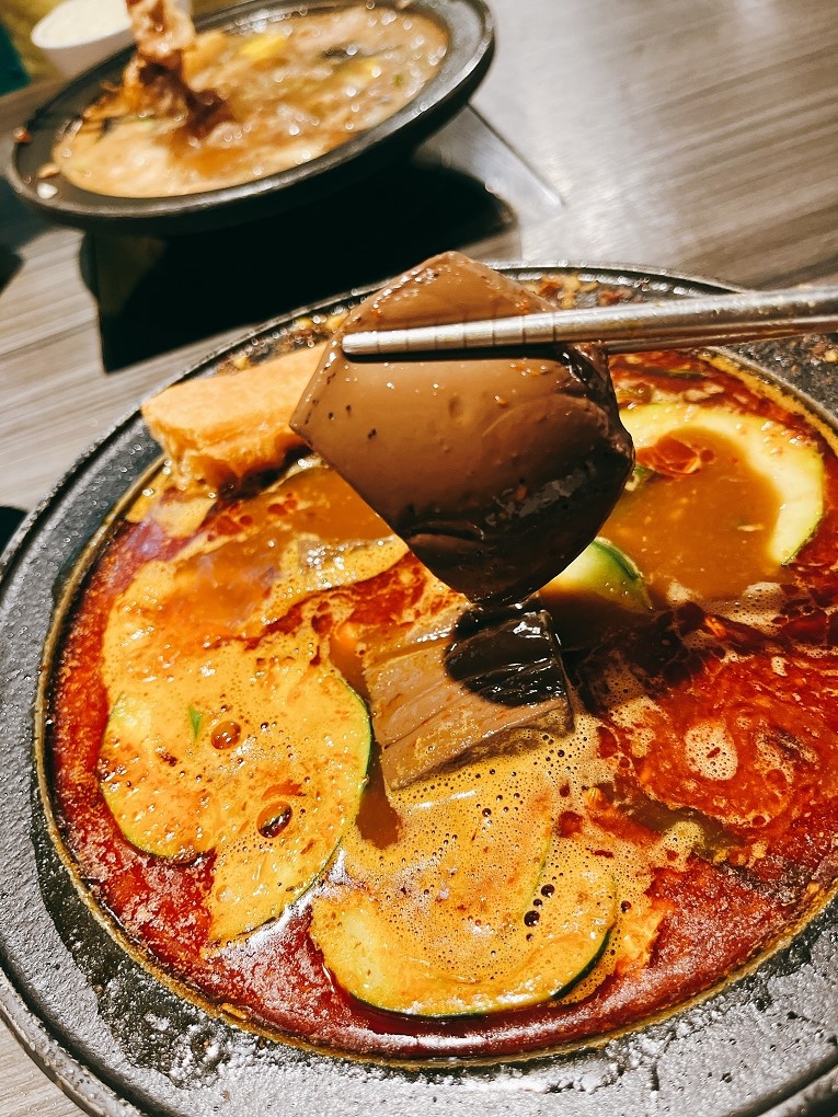 【火鍋第一品牌】火鍋迷必吃名店 狂一鍋新莊復興店 來新莊插旗了！ @貝大小姐的多元心宇宙