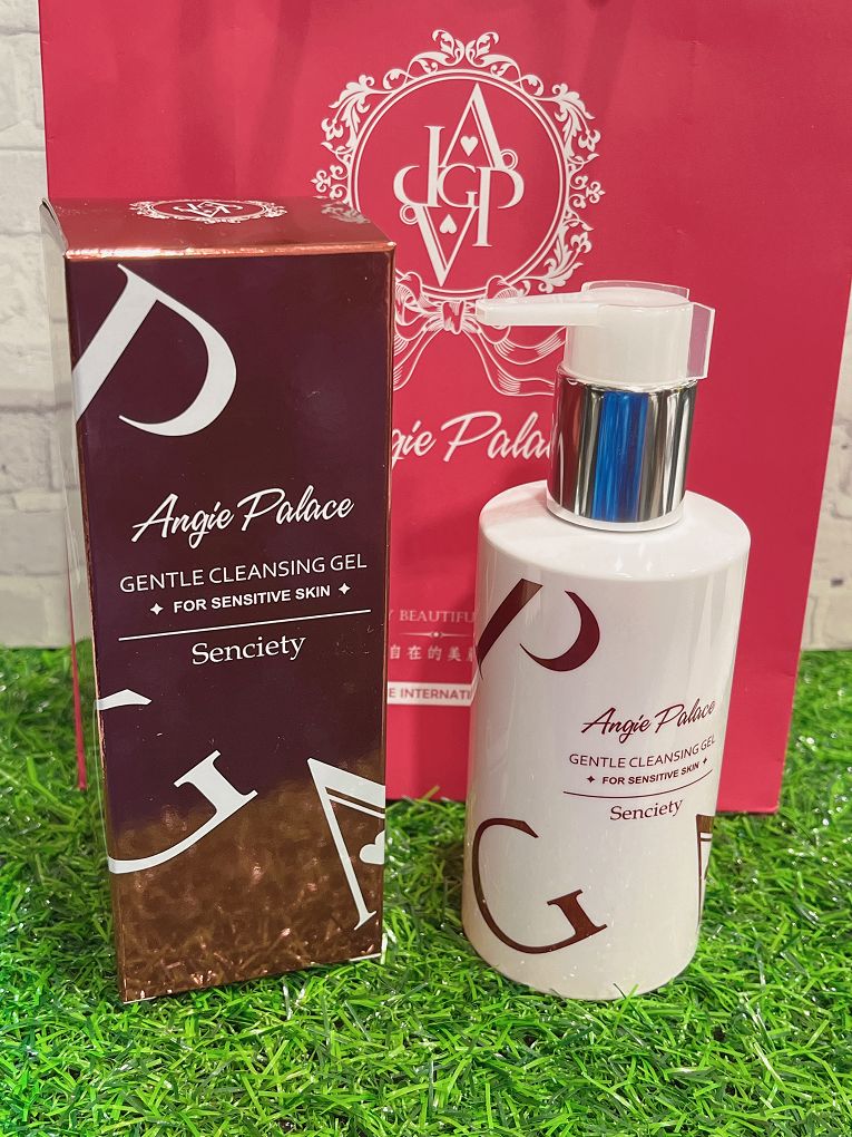 【洗卸好物推薦】Angie Palace安婕絲 舒敏溫和洗面膠 X 溫感輕透卸妝油 讓你即使是素顏，清潔、潤澤的感受也能擁有一整天的好心情！ @貝大小姐的多元心宇宙