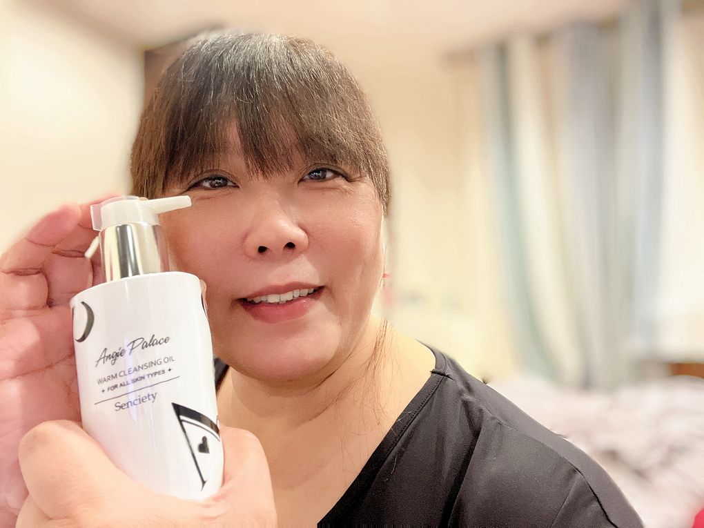 【洗卸好物推薦】Angie Palace安婕絲 舒敏溫和洗面膠 X 溫感輕透卸妝油 讓你即使是素顏，清潔、潤澤的感受也能擁有一整天的好心情！ @貝大小姐的多元心宇宙
