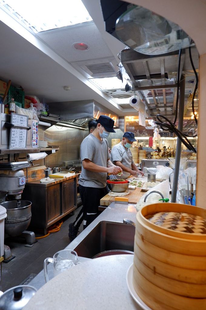 【台北 中正紀念堂站中式餐廳】泰和樓 除了酸菜白肉鍋，還有各種現點現做的熱騰騰蒸籠點心！ @貝大小姐的多元心宇宙