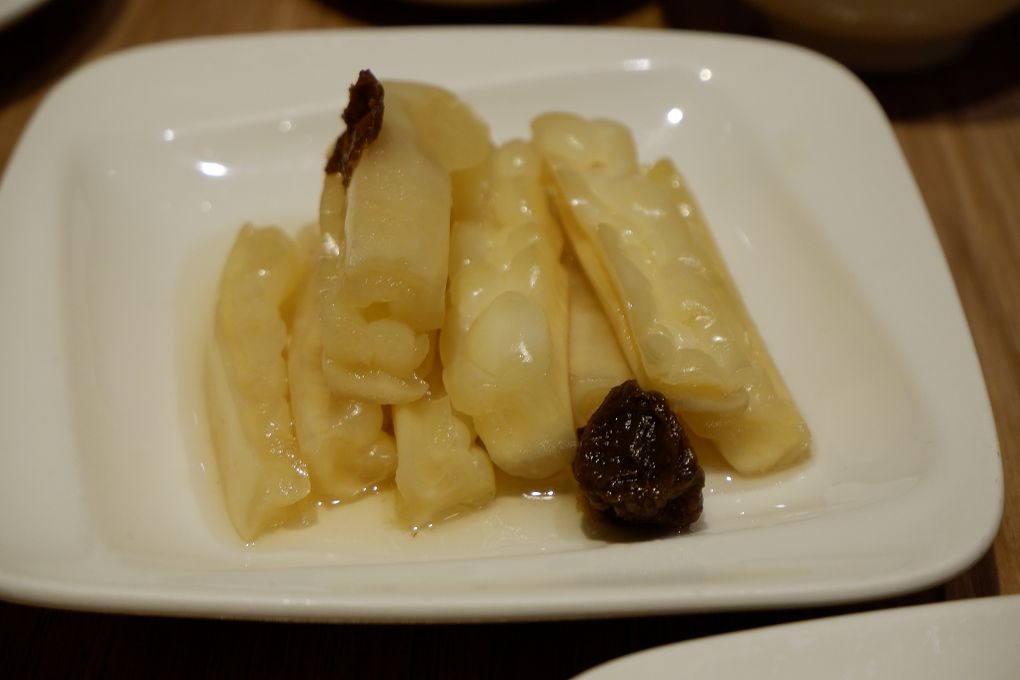 【台北 中正紀念堂站中式餐廳】泰和樓 除了酸菜白肉鍋，還有各種現點現做的熱騰騰蒸籠點心！ @貝大小姐的多元心宇宙