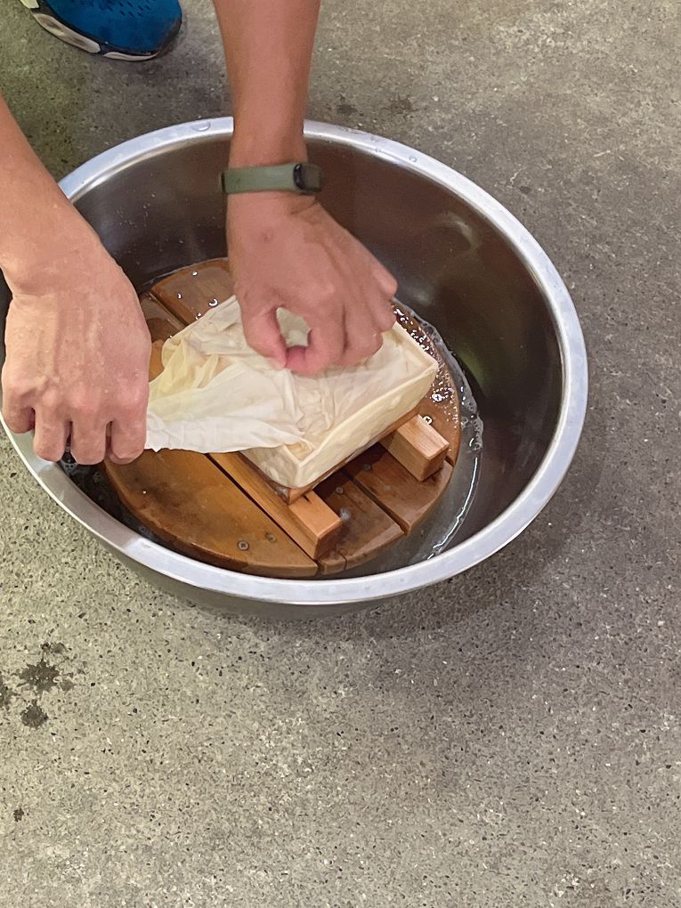 【花蓮富里 羅山村泥火山豆腐DIY推薦】羅山大自然體驗農家泥火山豆腐 在舌尖上的天然手工粗獷口感  是任何工業生產的豆腐所無法呈現的美味！ @貝大小姐的多元心宇宙