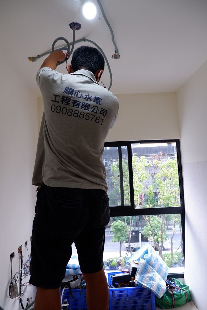 【新北 台北 水電工程推薦】順心水電工程有限公司 即使你找了室內設計重新規劃你的新屋，你依然必需找好溝通又經驗豐富的水電工程來幫忙！ @貝大小姐的多元心宇宙