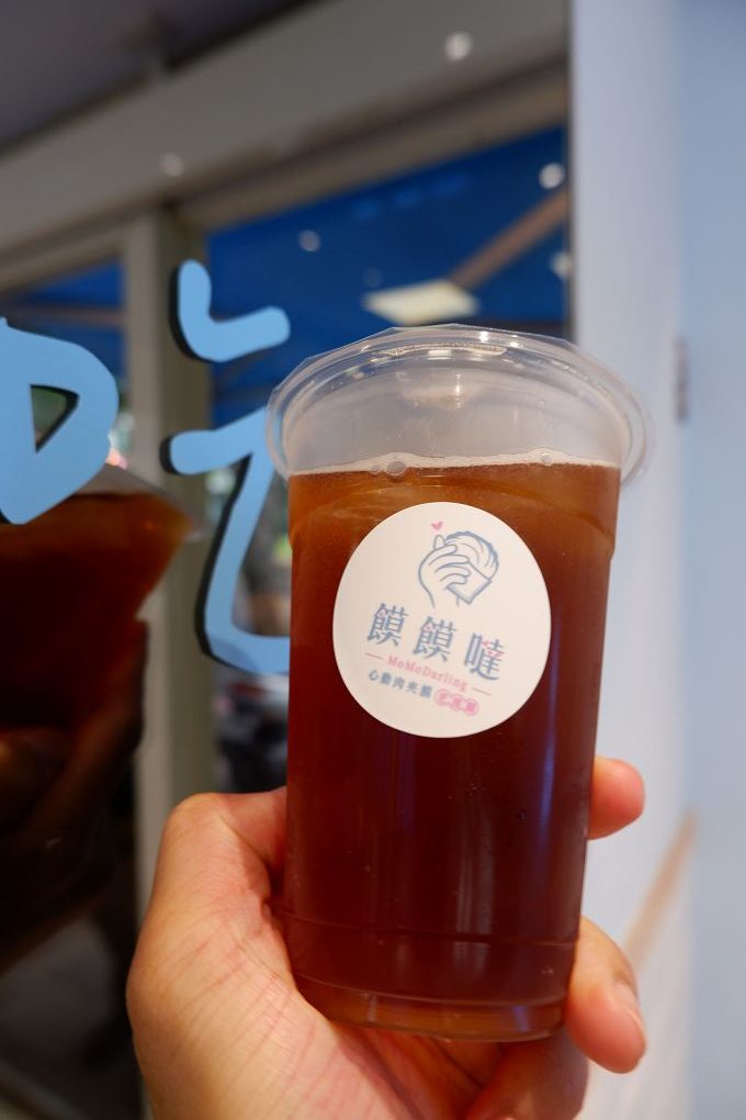 【內科美食】饃饃噠心動肉夾饃 內湖港墘店 現點現烤才能有著咔嗞咔嗞的酥脆，怕等太久的人記得先預約點餐！ @貝大小姐的多元心宇宙