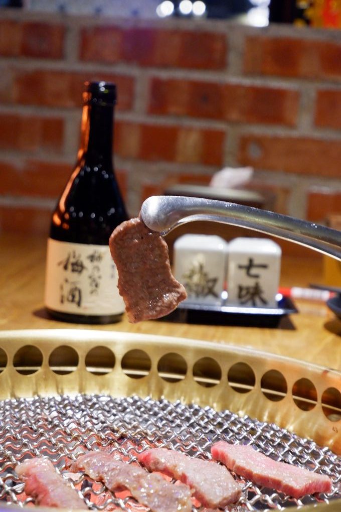 【新北 新店小碧潭燒肉小酒館推薦】米炭火燒肉 新店小碧潭店 日本A5和牛等級的肉品讓美好來自享受當下食材最美味的瞬間，讓感動來自吃到食材最原始的風味！ @貝大小姐的多元心宇宙