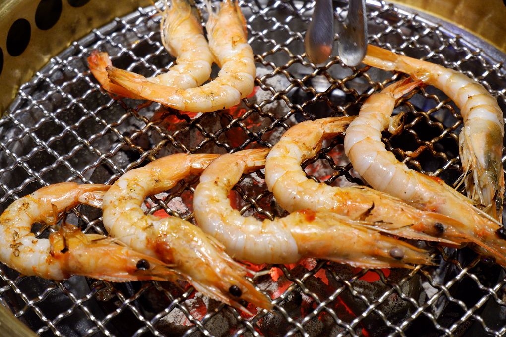 【新北 新店小碧潭燒肉小酒館推薦】米炭火燒肉 新店小碧潭店 日本A5和牛等級的肉品讓美好來自享受當下食材最美味的瞬間，讓感動來自吃到食材最原始的風味！ @貝大小姐的多元心宇宙