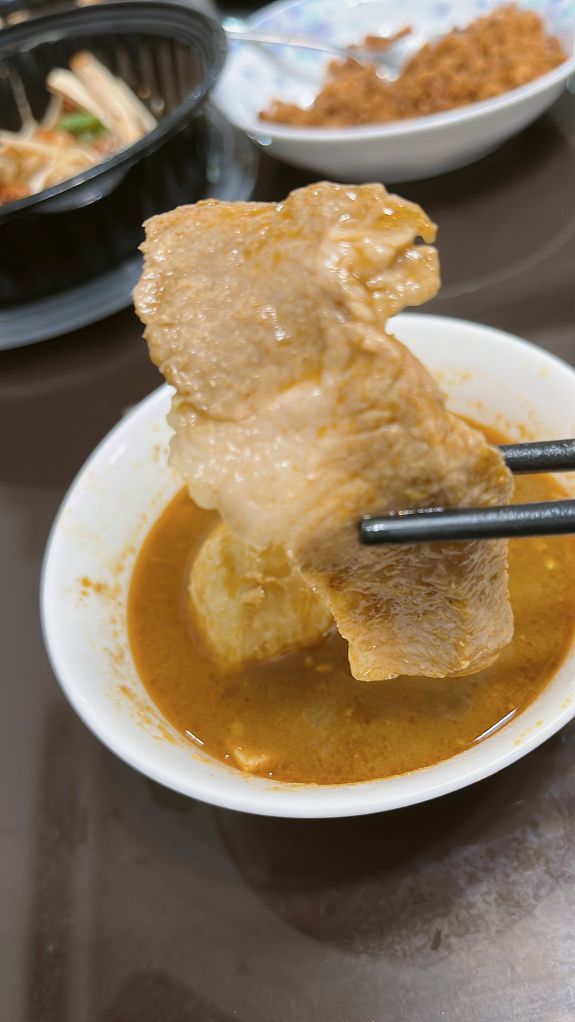【網購鍋物料理】食下有約 麻辣鴨血臭豆腐鍋 X 南洋叻沙鍋 即使冰箱沒有其他配料，你都可以吃好吃滿！ @貝大小姐的多元心宇宙