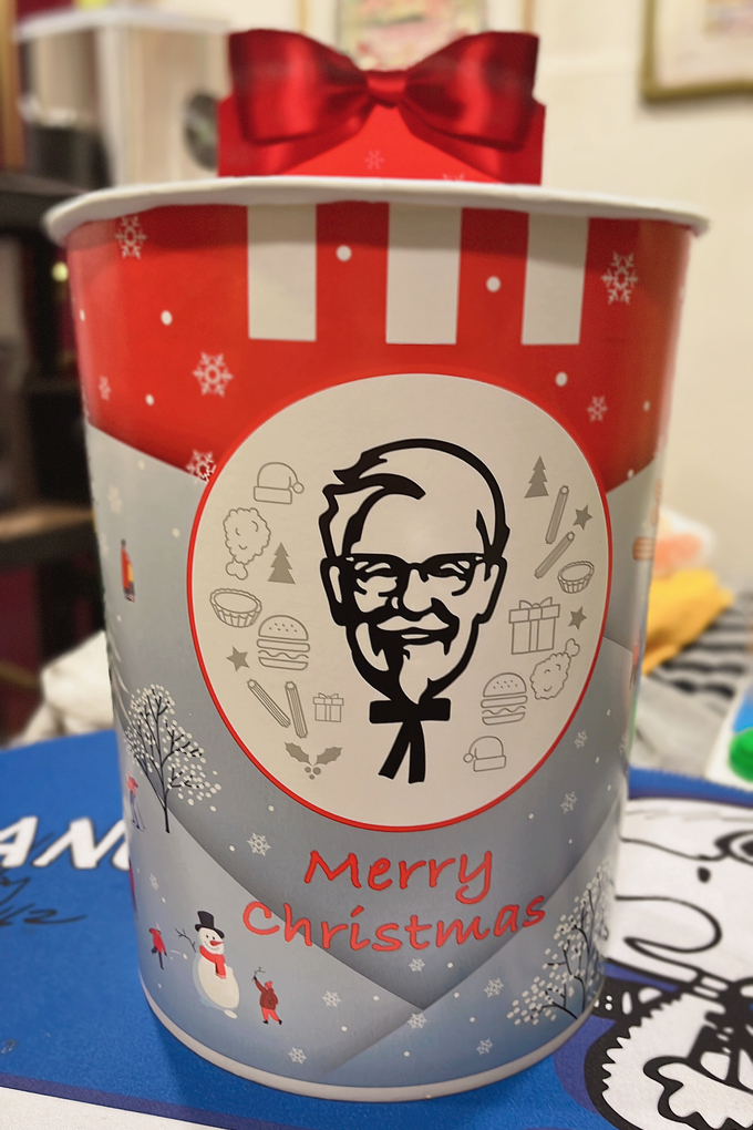 【聖誕節特餐】KFC肯德基聖誕驚喜巨大桶 @貝大小姐的多元心宇宙
