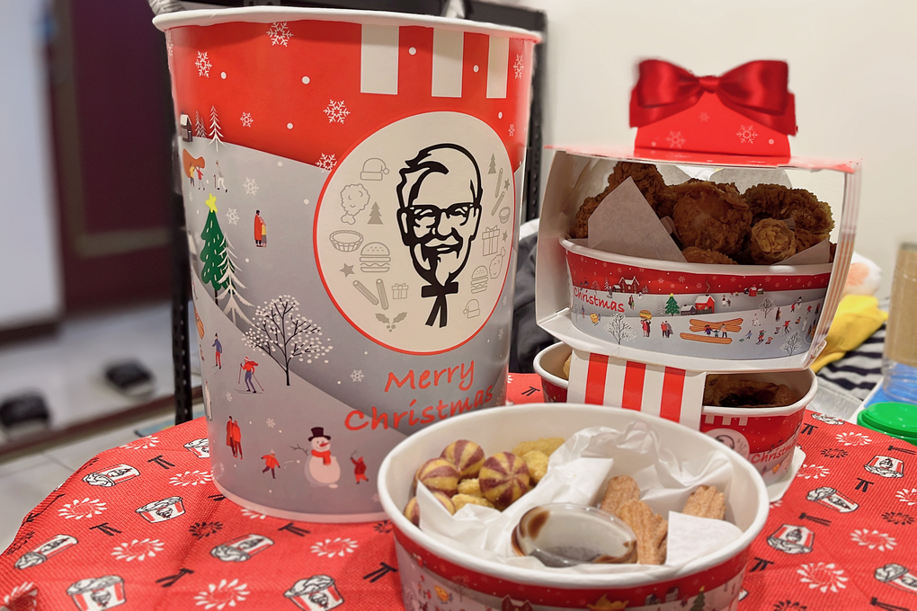 【聖誕節特餐】KFC肯德基聖誕驚喜巨大桶 @貝大小姐的多元心宇宙