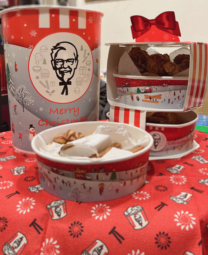 【聖誕節特餐】KFC肯德基聖誕驚喜巨大桶 @貝大小姐的多元心宇宙