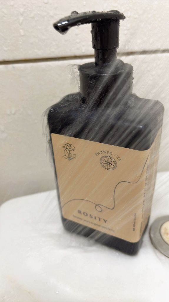 【網購沐浴露＆洗髮露推薦】Rosity精油沐浴露＆洗髮露 用甜橙的香氣加上無毒、純素、多重植萃開啟一天的好心情！ @貝大小姐的多元心宇宙