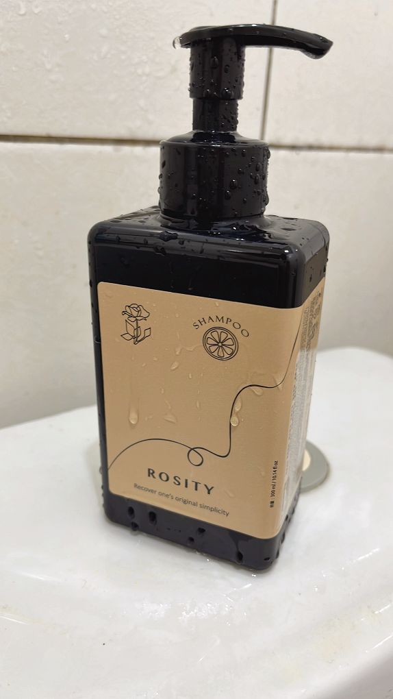 【網購沐浴露＆洗髮露推薦】Rosity精油沐浴露＆洗髮露 用甜橙的香氣加上無毒、純素、多重植萃開啟一天的好心情！ @貝大小姐的多元心宇宙