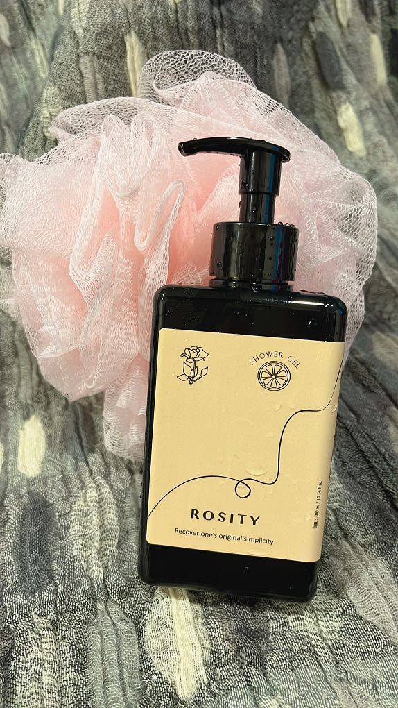 【網購沐浴露＆洗髮露推薦】Rosity精油沐浴露＆洗髮露 用甜橙的香氣加上無毒、純素、多重植萃開啟一天的好心情！ @貝大小姐的多元心宇宙
