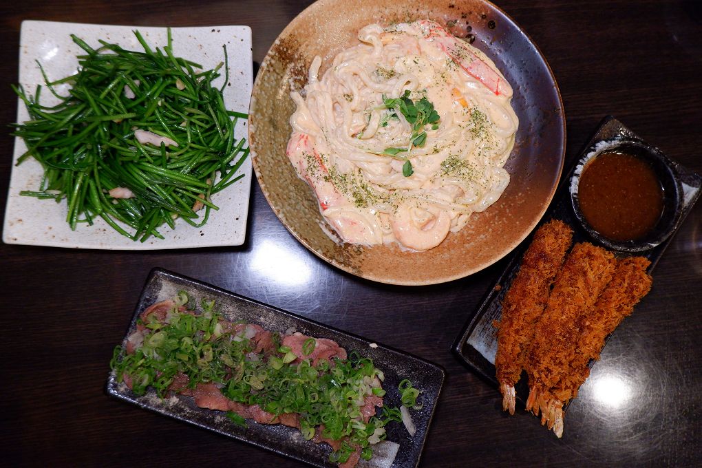 【三重居酒屋，串燒】夜こそ Yorukoso 平價又美味的居酒屋，每一道料理都是喜悅的能量！ @貝大小姐的多元心宇宙