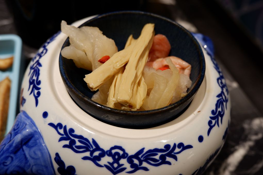 【西門麻辣火鍋吃到飽】這一鍋 台北西門町殿 Share More吃到飽 @貝大小姐的多元心宇宙