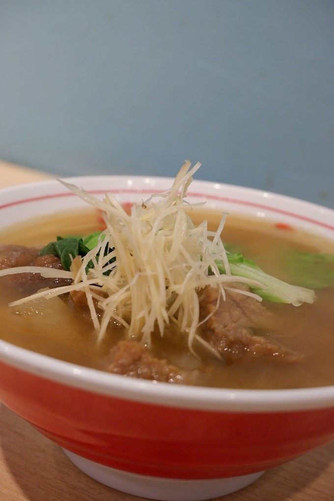 【板橋美食】饗記麵舖  板橋總店 肚子餓的時候腦洞沒有最大只有更大，  餓了就來饗記麵舖補充滿滿的能量與幸福吧！ @貝大小姐的多元心宇宙