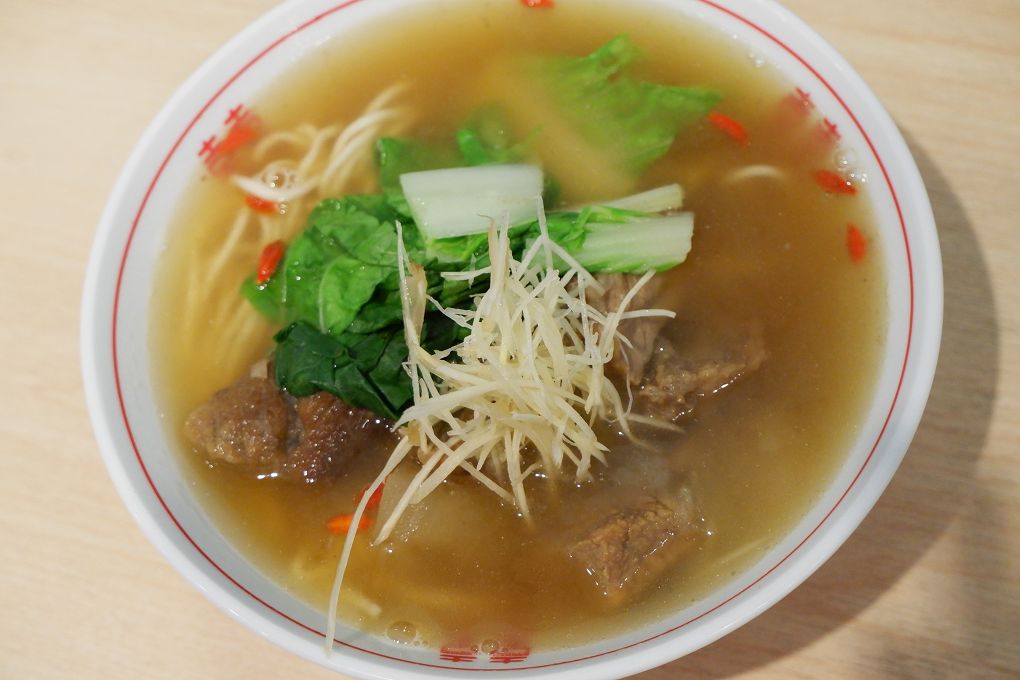 【板橋美食】饗記麵舖  板橋總店 肚子餓的時候腦洞沒有最大只有更大，  餓了就來饗記麵舖補充滿滿的能量與幸福吧！ @貝大小姐的多元心宇宙