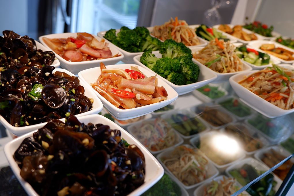 【內湖美食推薦】 文湖21雞湯麵 不論吃麵、喝湯、吃肉、配菜  總會讓你深深記住她的美味！ @貝大小姐的多元心宇宙