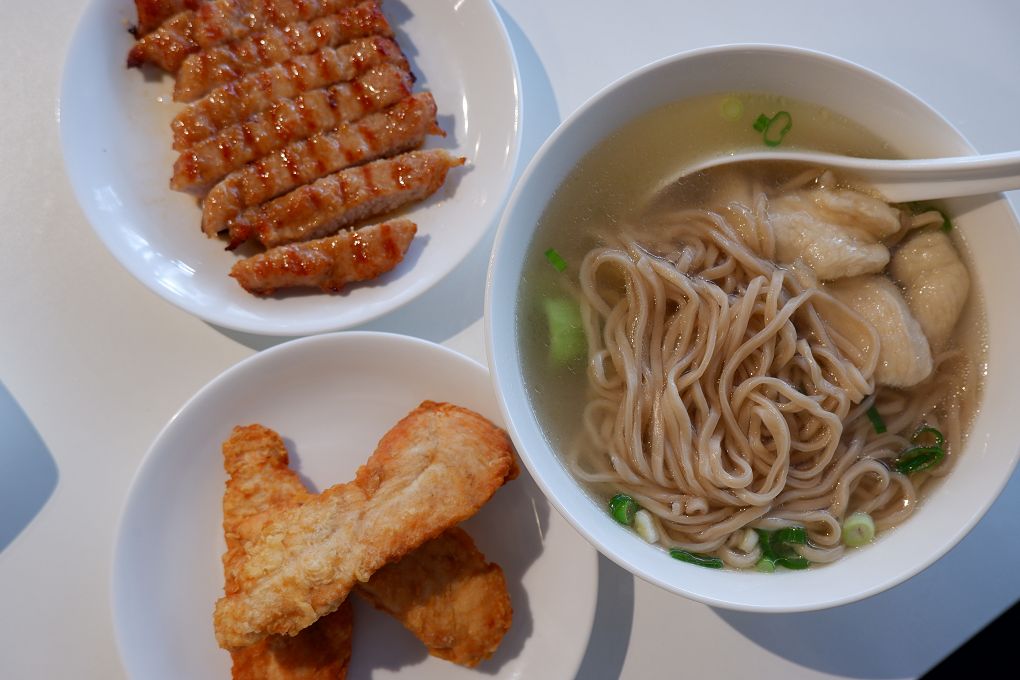 【內湖美食推薦】 文湖21雞湯麵 不論吃麵、喝湯、吃肉、配菜  總會讓你深深記住她的美味！ @貝大小姐的多元心宇宙