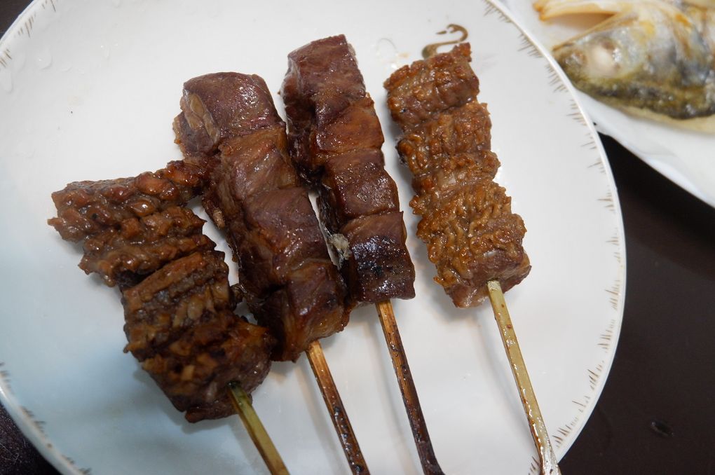 【網購串燒】胡同燒肉 深夜食堂串燒&#8211;微波加熱即食包 不必外出、不必排隊、想吃就吃超方便！ @貝大小姐的多元心宇宙