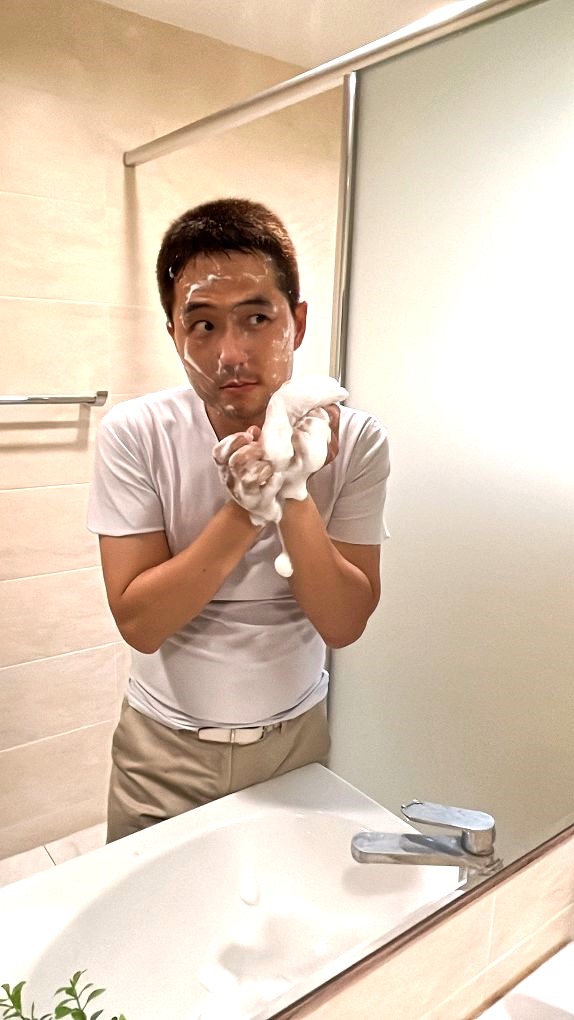 【網購洗面乳推薦】LC品愛 淨膚火山泥洗面乳 採用日本櫻島火山泥白砂微粒子能夠幫臉部做深層清潔！ @貝大小姐的多元心宇宙