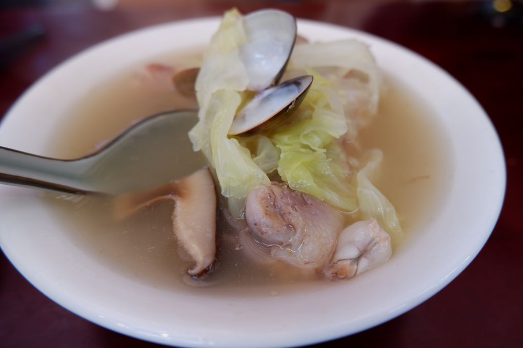 【龍山寺美食】你鮮吃 雞湯.魚湯專賣店 真材實料瞞不過每一張懂吃的嘴，用美味的湯頭鎖住每個人的胃！ @貝大小姐的多元心宇宙