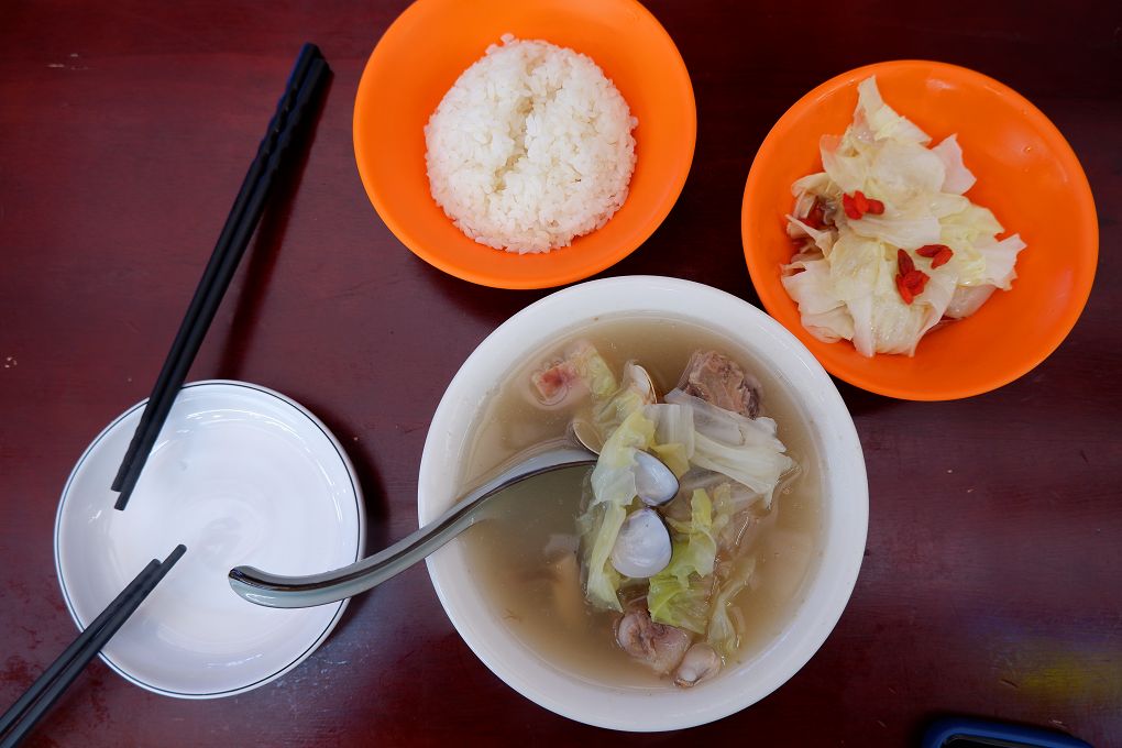 【龍山寺美食】你鮮吃 雞湯.魚湯專賣店 真材實料瞞不過每一張懂吃的嘴，用美味的湯頭鎖住每個人的胃！ @貝大小姐的多元心宇宙