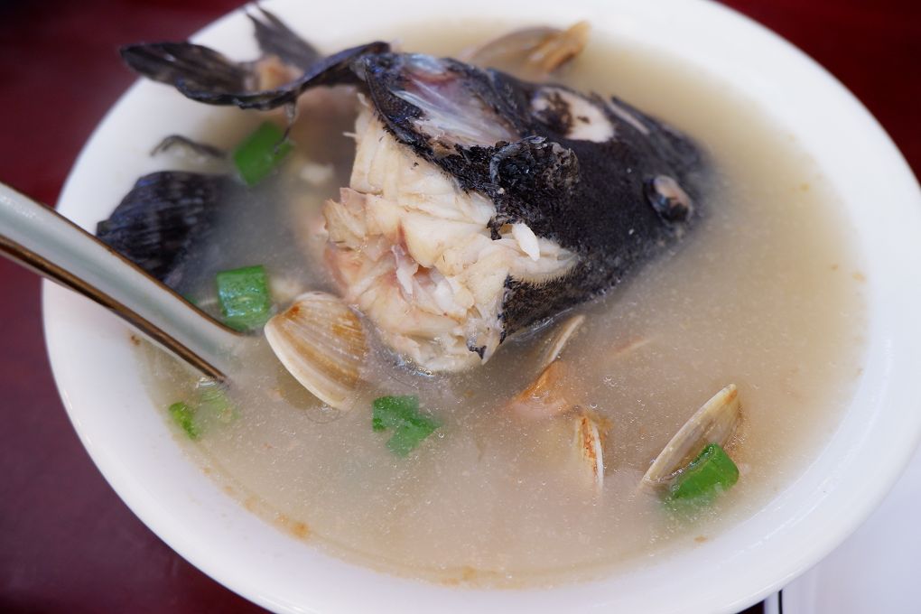 【龍山寺美食】你鮮吃 雞湯.魚湯專賣店 真材實料瞞不過每一張懂吃的嘴，用美味的湯頭鎖住每個人的胃！ @貝大小姐的多元心宇宙