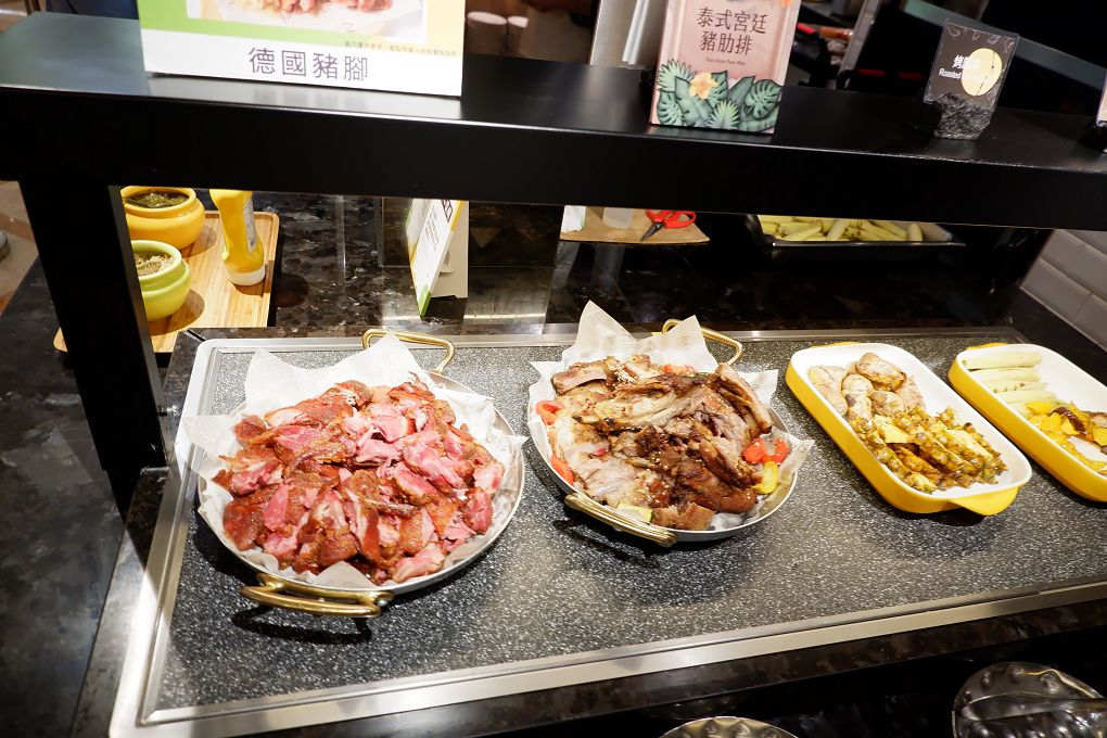 【大直 吃到飽餐廳】大直典華 豐FOOD．海陸百匯 今年夏天「東南亞季」開跑囉！午餐/下午餐/晚餐吃到飽，品嚐最FOOD東南亞風味的特色美食，讓你一秒身處東南亞！ @貝大小姐的多元心宇宙