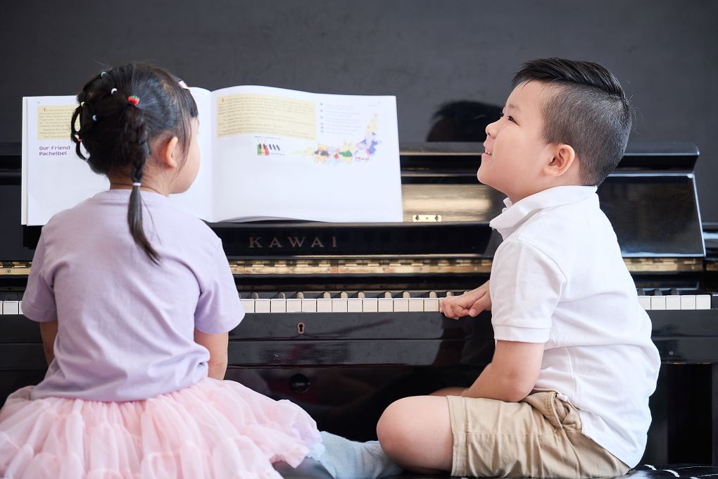 【士林音樂教室】瑪姬音樂教室 孩子們在任何時刻的快樂唱歌當下，就是一場音樂饗宴、想像就是繪畫創意的來源！ @貝大小姐的多元心宇宙