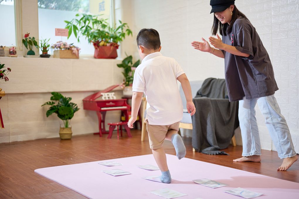 【士林音樂教室】瑪姬音樂教室 孩子們在任何時刻的快樂唱歌當下，就是一場音樂饗宴、想像就是繪畫創意的來源！ @貝大小姐的多元心宇宙