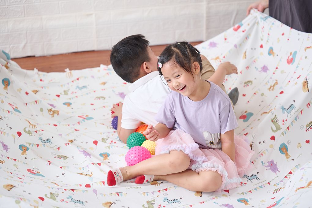 【士林音樂教室】瑪姬音樂教室 孩子們在任何時刻的快樂唱歌當下，就是一場音樂饗宴、想像就是繪畫創意的來源！ @貝大小姐的多元心宇宙