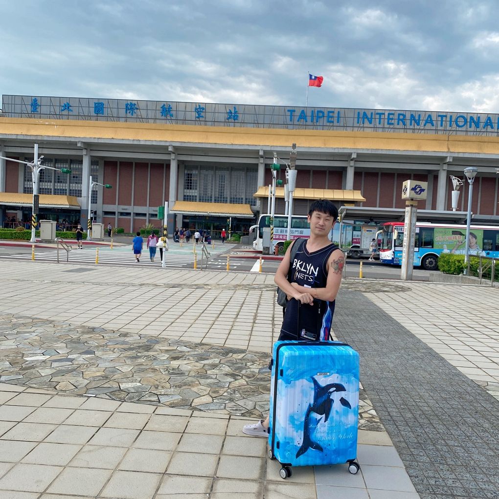 【網購旅行箱推薦】CENTURION百夫長旅行箱  CENTURION出了很多以瀕臨滅絕動物跟海洋環境保育作為主題的旅行箱，不論在機場、在世界各地都能引人注目，同時喚起動保及環保意識的抬頭！ @貝大小姐的多元心宇宙