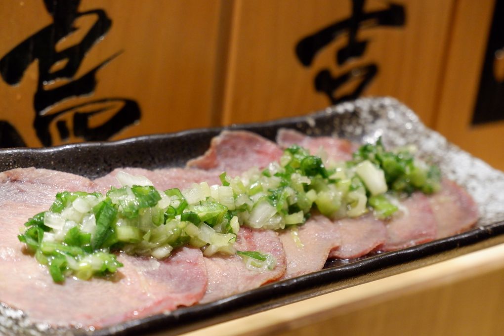 【三重 居酒屋推薦】大盛 串燒酒場 位在重新路正義北路口，鬆綁了我們被制約的日式居酒屋思想體系，絕對可以以黑馬之姿耀居三重居酒屋的大推名單 @貝大小姐的多元心宇宙