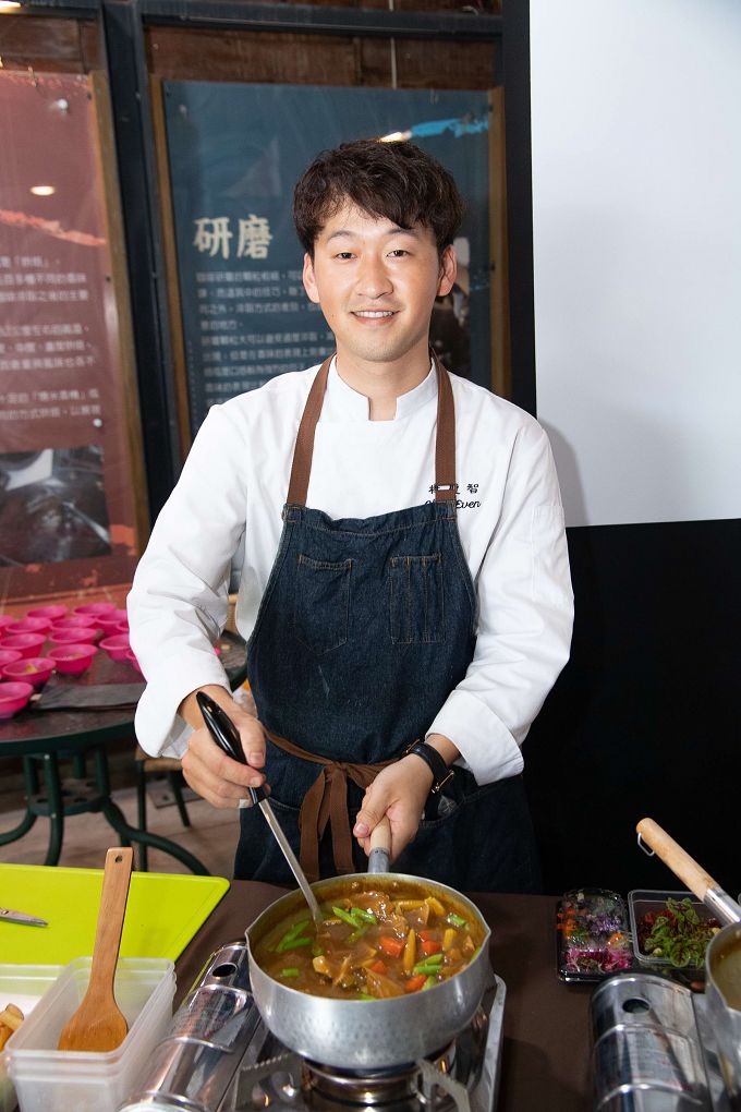 【網購 中秋禮盒推薦】良食智造2023年東山區特產限定款中秋禮盒 揉合台南東山好滋味，中秋禮盒蘊藏16道蔬食料理！ @貝大小姐的多元心宇宙