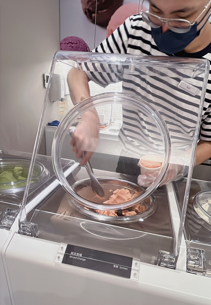【東門捷運站美食 推薦】8％ ice 冰淇淋專賣店 不定期舉辦 8%ice 音廳:微型音會 現場演奏，改變一下視覺、聽覺與味蕾，讓一份8％ ice冰品伴隨著美妙的樂聲，成為你生活中無限∞美好的開端！ @貝大小姐的多元心宇宙