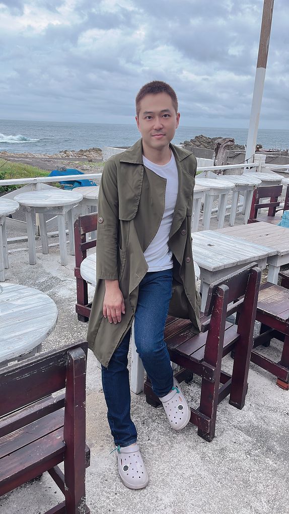 【貢寮活鮑魚料理】東北角海洋牧場 是最早期合法的潮間帶放養九孔、鮑魚的養殖池，更有著遼闊的視野及新鮮的鮑魚及海鮮，是貢寮無敵海景第一排、最適合欣賞潮汐的景觀餐廳！ @貝大小姐的多元心宇宙