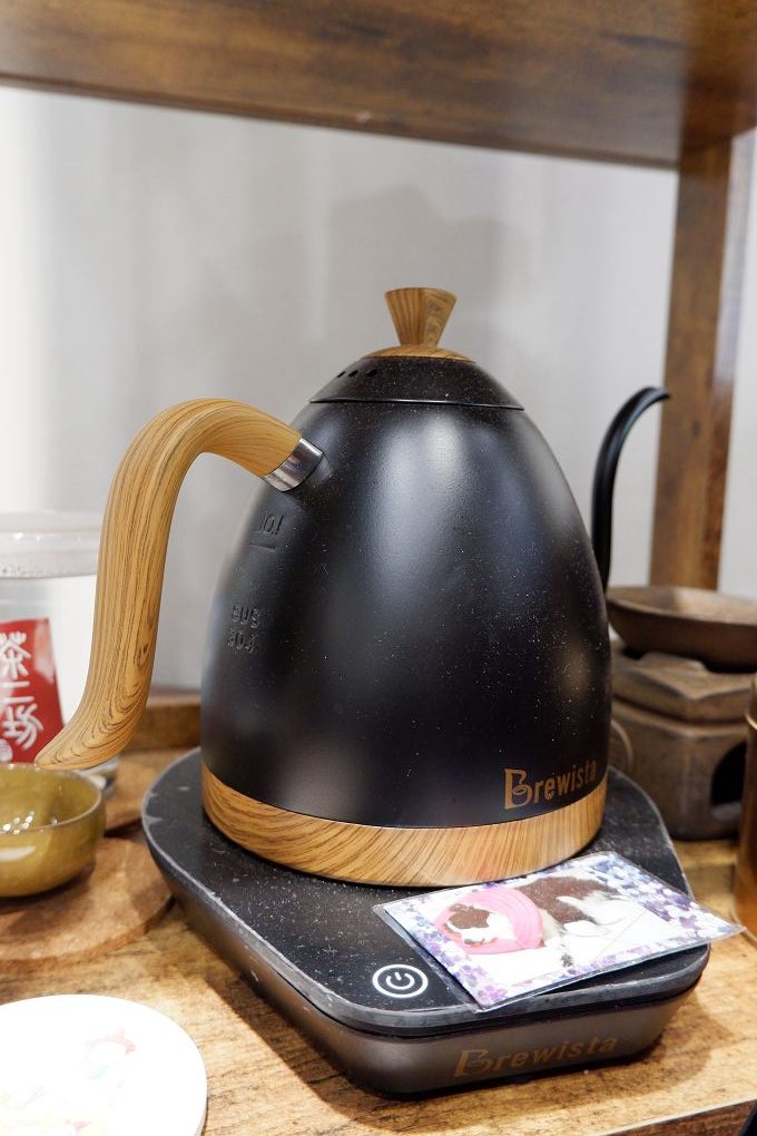 【中和手搖飲推薦】茶二坊-遠東世紀  從種茶、製茶、泡茶到飲茶，每個人都可以依照自己的生活習慣與喜好做選擇，每一口扎扎實實的茶香與回甘的尾韻都是上天的禮物，歷經四季的變化與氣候的考驗，才能得到每一口沁入心扉的香醇！ @貝大小姐的多元心宇宙