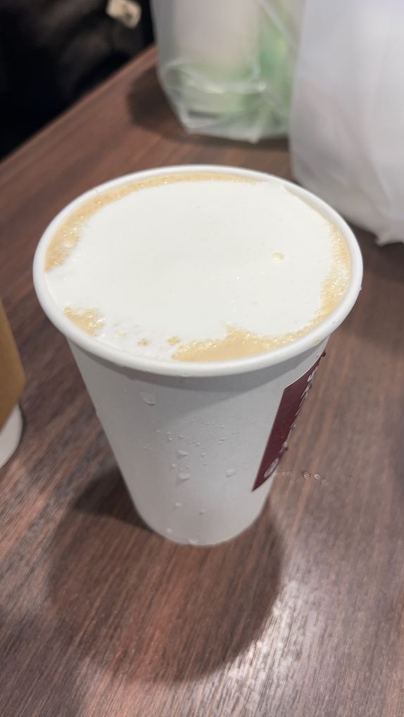 【中和手搖飲推薦】茶二坊-遠東世紀  從種茶、製茶、泡茶到飲茶，每個人都可以依照自己的生活習慣與喜好做選擇，每一口扎扎實實的茶香與回甘的尾韻都是上天的禮物，歷經四季的變化與氣候的考驗，才能得到每一口沁入心扉的香醇！ @貝大小姐的多元心宇宙