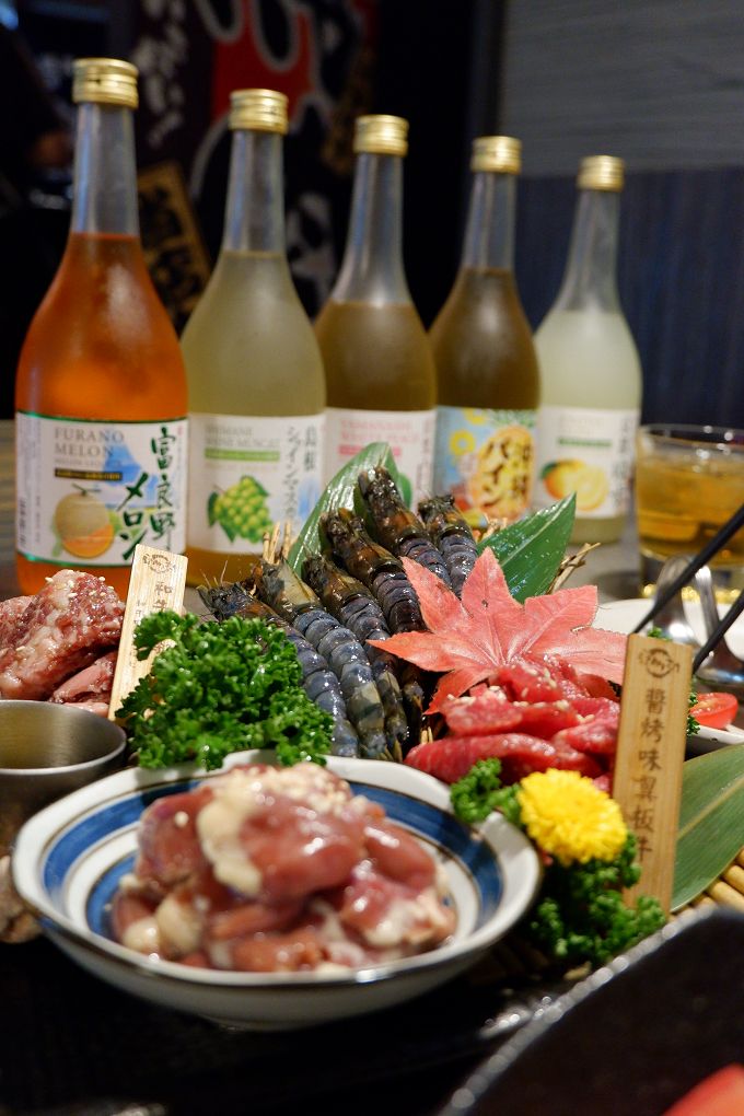 【台北 東區日式燒肉推薦】豆町村燒肉 結合著工藝美學與都會肉派主義，每一口都是奢華的肉質口感，來到豆町村燒肉不必自己動手，只需要好好享受貼心且烤功了得的桌邊烤肉服務！ @貝大小姐的多元心宇宙