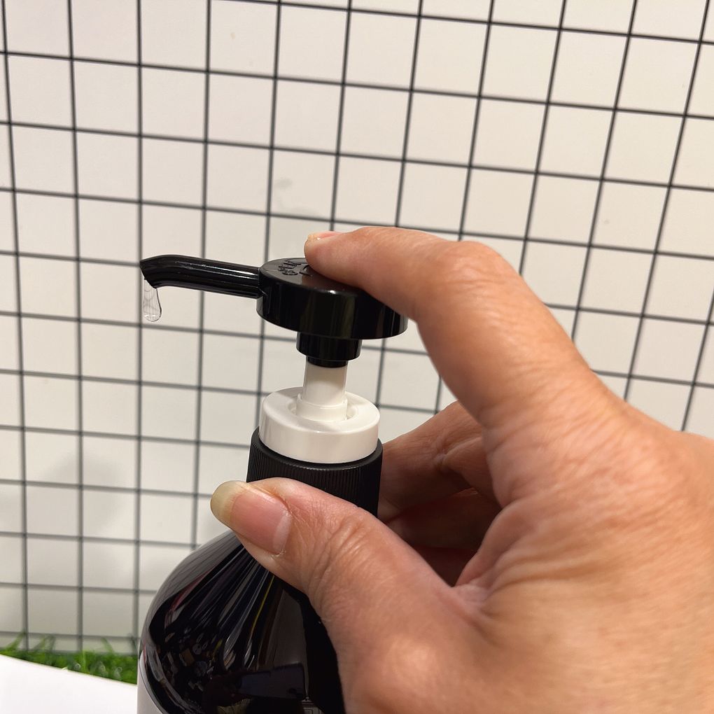 【網購洗髮潔膚露推薦】超能橘洗髮潔膚露 無添加人工色素及矽靈的堅持，每一滴都清徹透明，藍銅胜肽、SDC專利成分從頭皮到髮稍的呵護，讓自己從頭開始由內而外，都讓茶樹精油與柑橘精油深層洗淨！ @貝大小姐的多元心宇宙