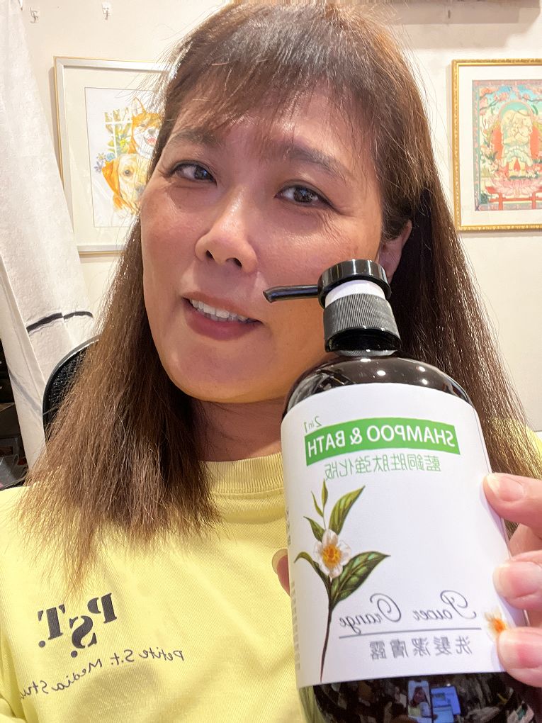 【網購洗髮潔膚露推薦】超能橘洗髮潔膚露 無添加人工色素及矽靈的堅持，每一滴都清徹透明，藍銅胜肽、SDC專利成分從頭皮到髮稍的呵護，讓自己從頭開始由內而外，都讓茶樹精油與柑橘精油深層洗淨！ @貝大小姐的多元心宇宙